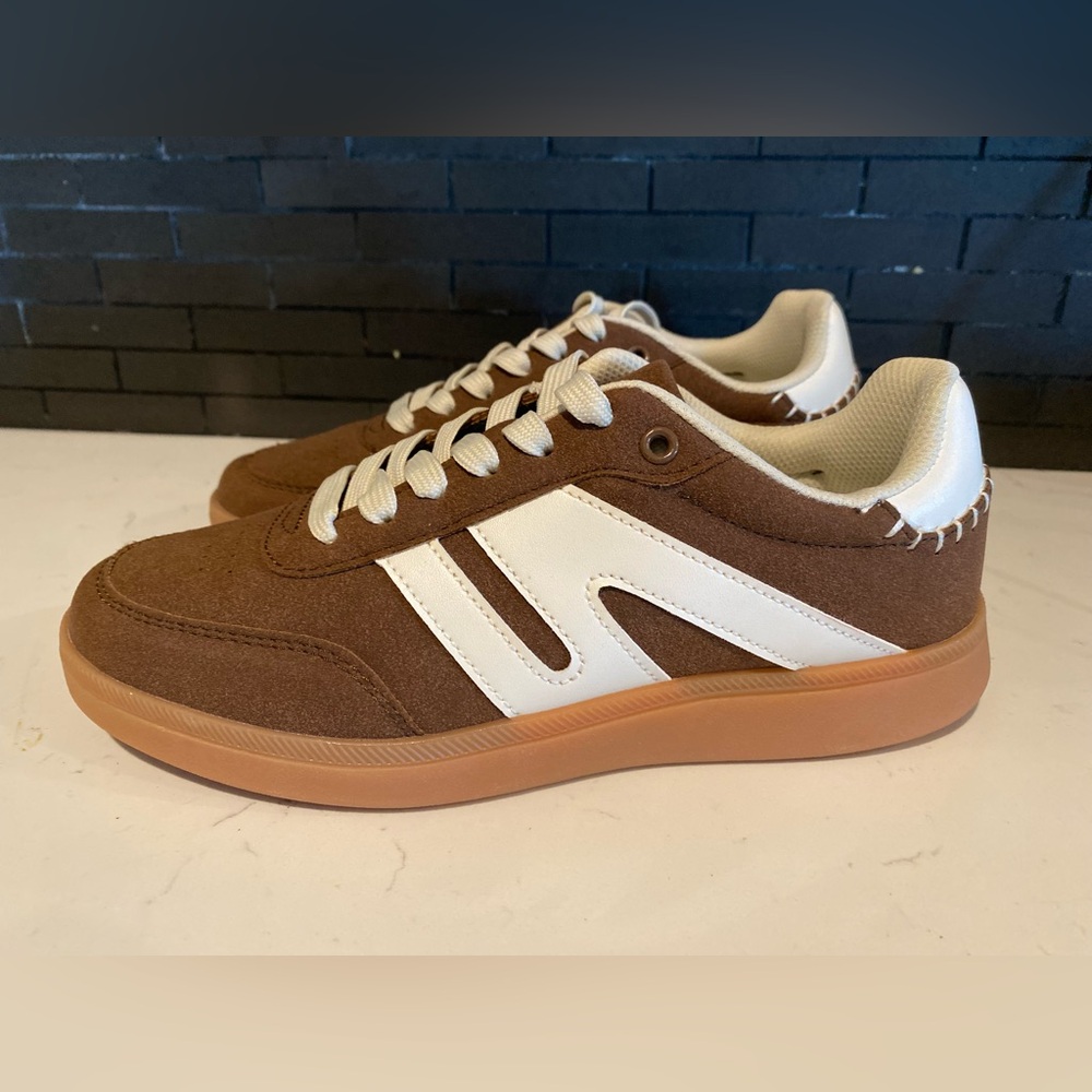 LUCKY STEP Women's Classic Retro Leather Tennis Shoes Brown 8.5 NWOT